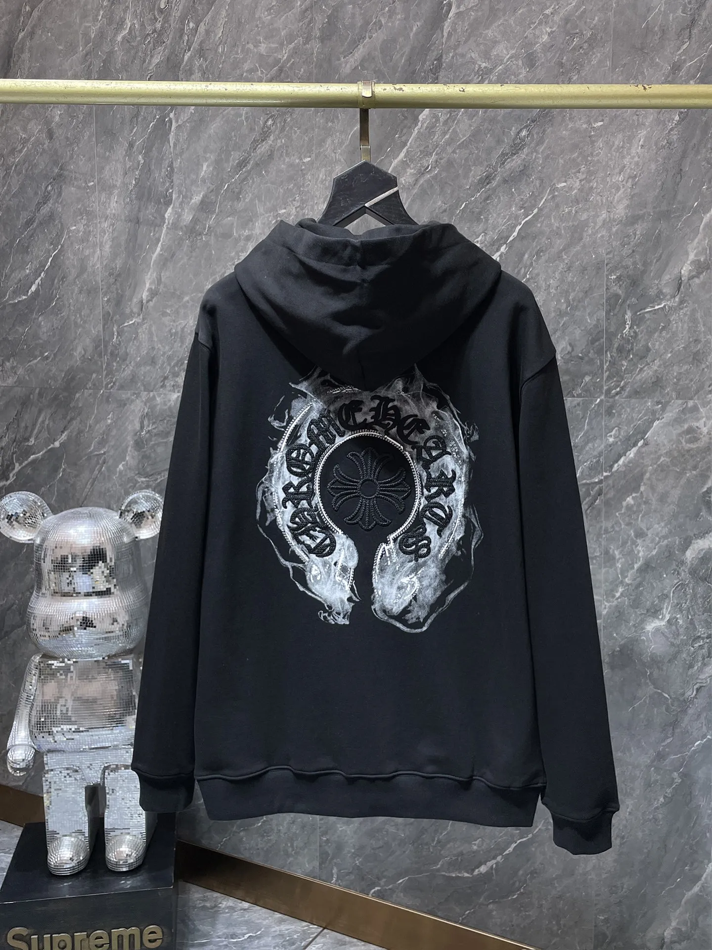 P260 Chrome Hearts Autumn and Winter 2025 Counter Synchronization Chrome Horseshoe Sanskrit Cross Embroidery Hand-painted Hooded Sweatshirt Vacuum Embroidery Method! Heavy embroidery! ! ! Tens of thousands of needles! ! Recommended colors: White Black Size: S, M, L, XL